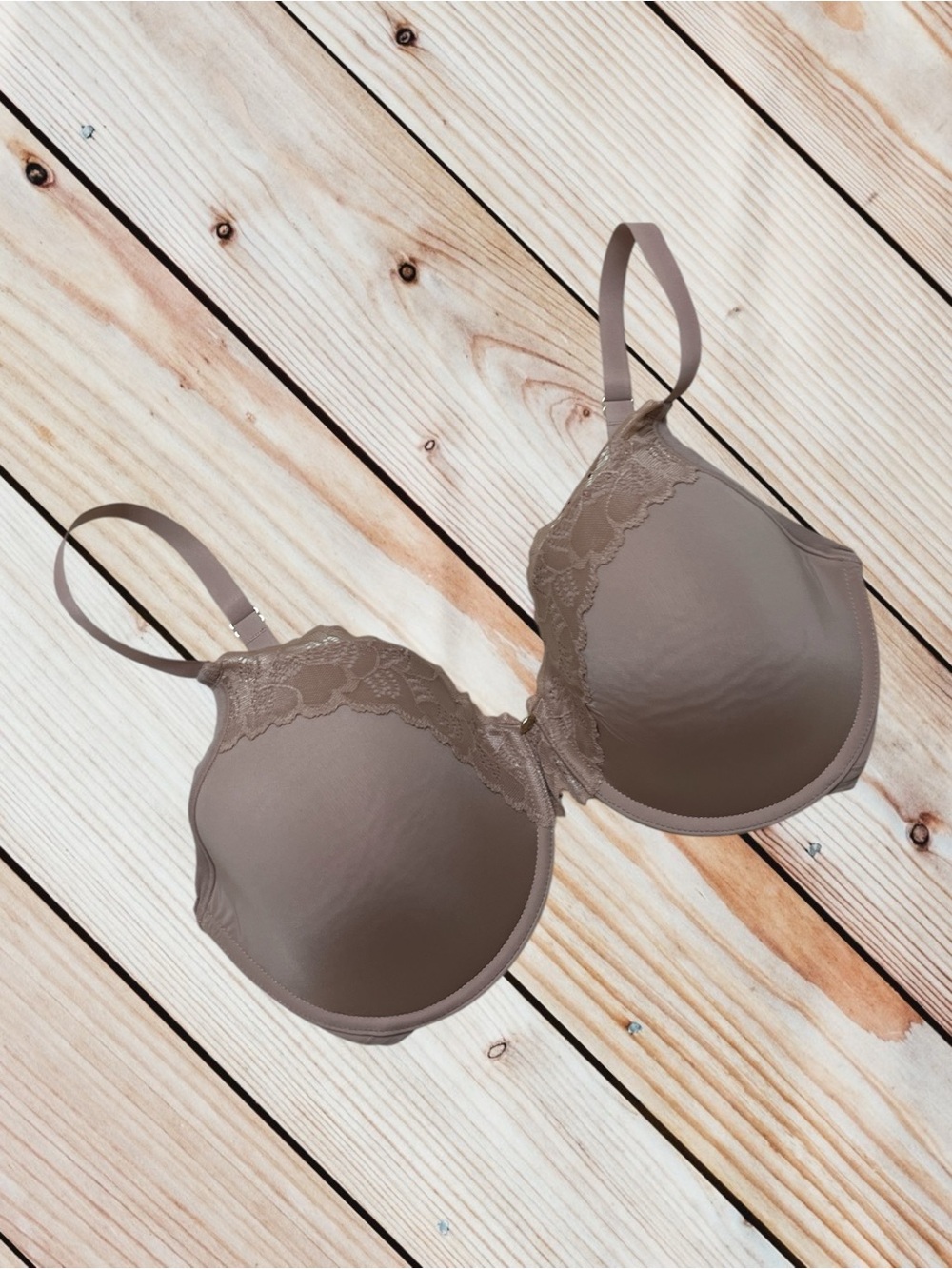 Natori 32DDD tan with lace trim bra